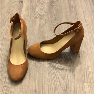 Marc Fisher Camel suede heels size 10